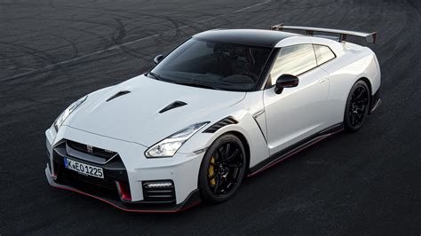2021 Nissan GT-R Owners Manual